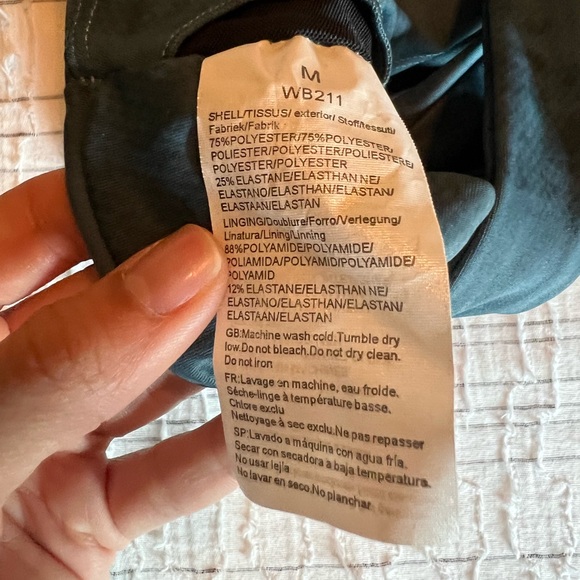 Sports Bras for Women Criss-Cross Back Padded Workout Tank Tops Medium - Picture 9 of 9